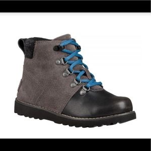 UGG K Hilmar charcoal and black boots (boys sz 6)